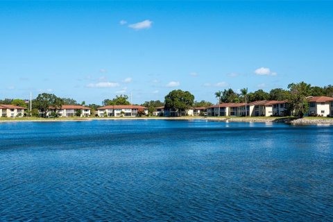 Copropriété à vendre à Sarasota, Floride: 2 chambres, 106.47 m2 № 2218386 - photo 28