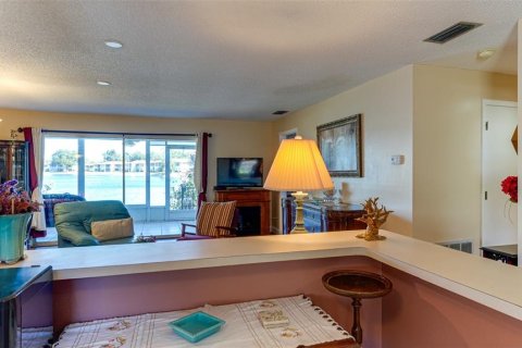 Copropriété à vendre à Sarasota, Floride: 2 chambres, 106.47 m2 № 2218386 - photo 12