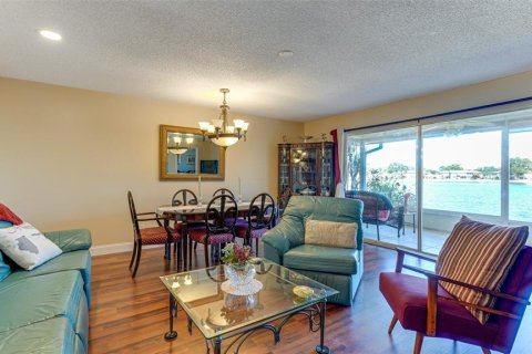 Copropriété à vendre à Sarasota, Floride: 2 chambres, 106.47 m2 № 2218386 - photo 4