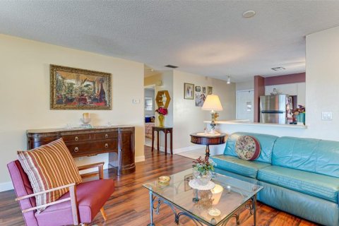 Copropriété à vendre à Sarasota, Floride: 2 chambres, 106.47 m2 № 2218386 - photo 6