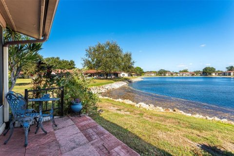 Copropriété à vendre à Sarasota, Floride: 2 chambres, 106.47 m2 № 2218386 - photo 23