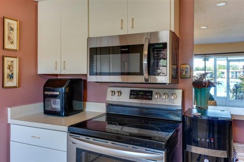 Copropriété à vendre à Sarasota, Floride: 2 chambres, 106.47 m2 № 2218386 - photo 13