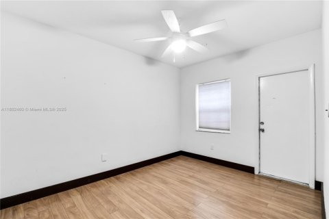 Condominio en venta en Miami Beach, Florida, 2 dormitorios, 64.01 m2 № 1862254 - foto 6