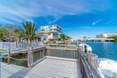 Condominio en venta en Miami Beach, Florida, 2 dormitorios, 64.01 m2 № 1862254 - foto 22