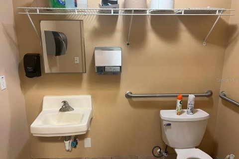 Propiedad comercial en alquiler en Bunnell, Florida № 1721715 - foto 9
