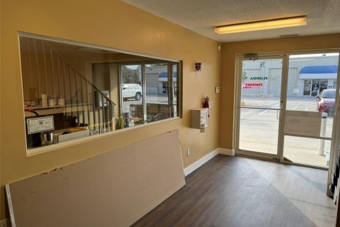 Propiedad comercial en alquiler en Bunnell, Florida № 1721715 - foto 4