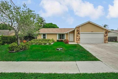 House in Royal Palm Beach, Florida 3 bedrooms, 154.12 sq.m. № 2268868