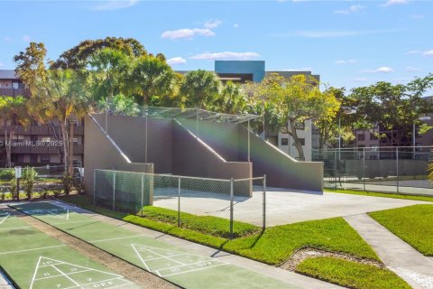 Condominio en venta en Pembroke Pines, Florida, 2 dormitorios, 79.15 m2 № 1796357 - foto 10