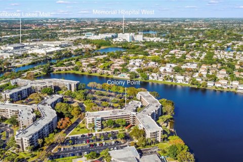 Condominio en venta en Pembroke Pines, Florida, 2 dormitorios, 79.15 m2 № 1796357 - foto 20