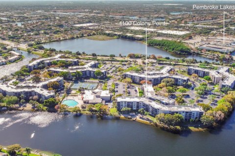 Condominio en venta en Pembroke Pines, Florida, 2 dormitorios, 79.15 m2 № 1796357 - foto 22