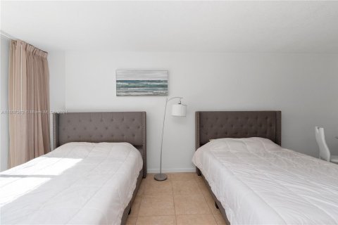 Copropriété à louer à Sunny Isles Beach, Floride: 38.09 m2 № 1706684 - photo 15