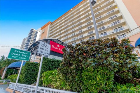 Copropriété à louer à Sunny Isles Beach, Floride: 38.09 m2 № 1706684 - photo 5
