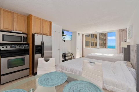 Copropriété à louer à Sunny Isles Beach, Floride: 38.09 m2 № 1706684 - photo 10