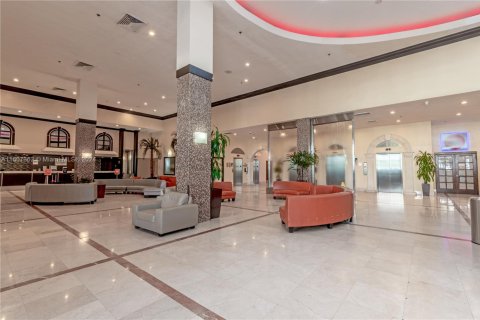 Copropriété à louer à Sunny Isles Beach, Floride: 38.09 m2 № 1706684 - photo 6