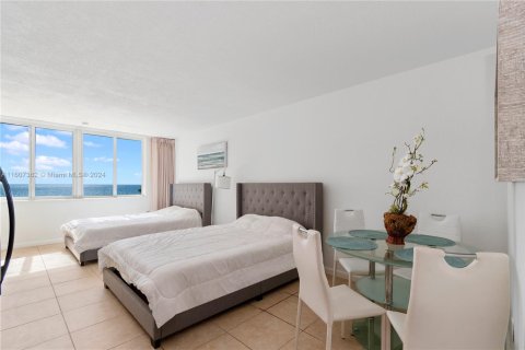 Copropriété à louer à Sunny Isles Beach, Floride: 38.09 m2 № 1706684 - photo 14