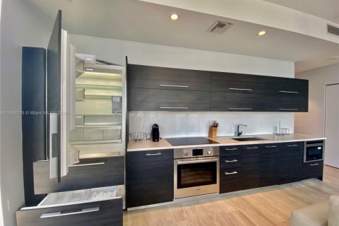 Снять в аренду кондоминиум в Майами, Флорида 3 спальни, 119.84м2, № 1930634 - фото 14