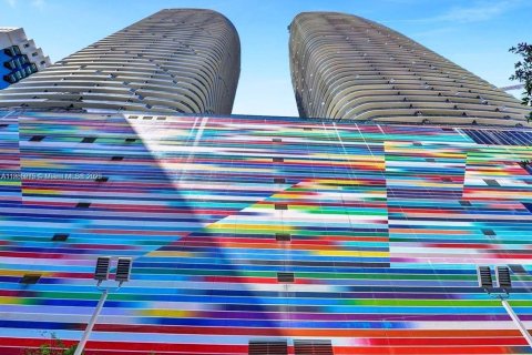 Снять в аренду кондоминиум в Майами, Флорида 3 спальни, 119.84м2, № 1930634 - фото 1