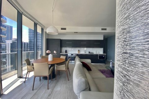 Снять в аренду кондоминиум в Майами, Флорида 3 спальни, 119.84м2, № 1930634 - фото 8