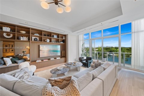 Copropriété à vendre à Miami Beach, Floride: 2 chambres, 254.83 m2 № 1994545 - photo 16