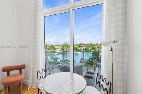 Copropriété à vendre à Miami Beach, Floride: 2 chambres, 254.83 m2 № 1994545 - photo 28