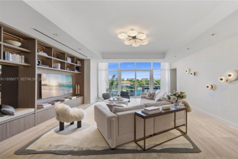 Copropriété à vendre à Miami Beach, Floride: 2 chambres, 254.83 m2 № 1994545 - photo 1