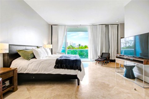 Condominio en venta en Sunny Isles Beach, Florida, 3 dormitorios, 307.69 m2 № 2023941 - foto 11