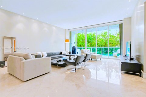 Condominio en venta en Sunny Isles Beach, Florida, 3 dormitorios, 307.69 m2 № 2023941 - foto 2