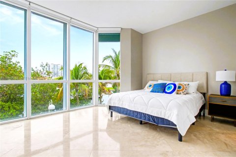 Condominio en venta en Sunny Isles Beach, Florida, 3 dormitorios, 307.69 m2 № 2023941 - foto 14