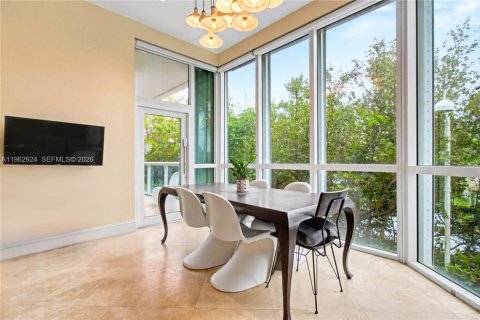 Condominio en venta en Sunny Isles Beach, Florida, 3 dormitorios, 307.69 m2 № 2023941 - foto 6