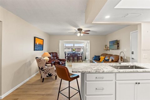 Condominio en venta en New Port Richey, Florida, 2 dormitorios, 101.08 m2 № 1025180 - foto 12