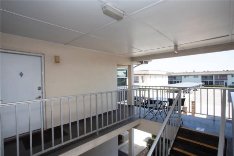 Condominio en venta en New Port Richey, Florida, 2 dormitorios, 101.08 m2 № 1025180 - foto 4