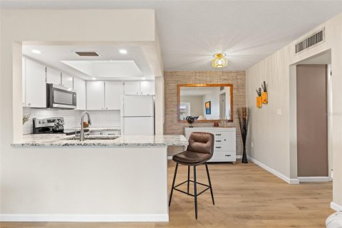 Condominio en venta en New Port Richey, Florida, 2 dormitorios, 101.08 m2 № 1025180 - foto 14