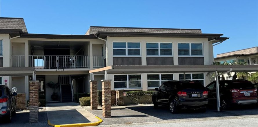 Condominio en New Port Richey, Florida, 2 dormitorios  № 1025180