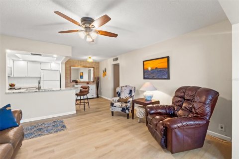 Condominio en venta en New Port Richey, Florida, 2 dormitorios, 101.08 m2 № 1025180 - foto 19