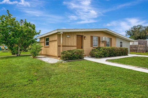 House in North Port, Florida 3 bedrooms, 110.74 sq.m. № 1904970 - photo 4