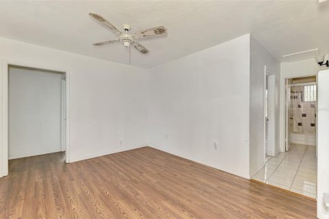House in North Port, Florida 3 bedrooms, 110.74 sq.m. № 1904970 - photo 11