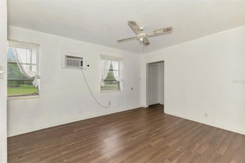 House in North Port, Florida 3 bedrooms, 110.74 sq.m. № 1904970 - photo 12