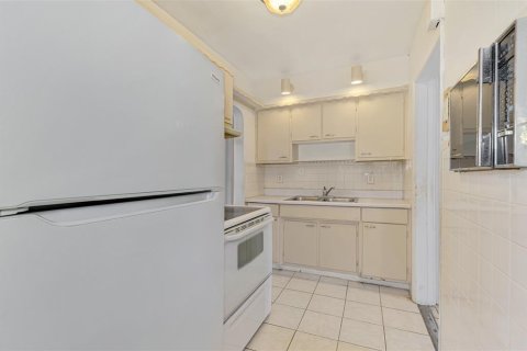 House in North Port, Florida 3 bedrooms, 110.74 sq.m. № 1904970 - photo 17