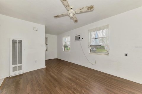 House in North Port, Florida 3 bedrooms, 110.74 sq.m. № 1904970 - photo 13