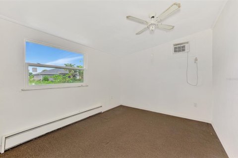 House in North Port, Florida 3 bedrooms, 110.74 sq.m. № 1904970 - photo 22