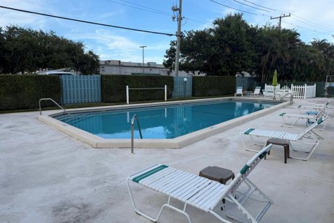 Condo in Stuart, Florida, 2 bedrooms  № 2361870