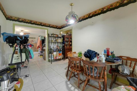 Villa ou maison à vendre à West Palm Beach, Floride: 3 chambres, 197.6 m2 № 2401393 - photo 5
