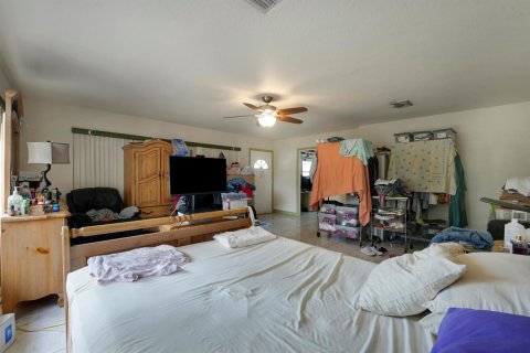 Villa ou maison à vendre à West Palm Beach, Floride: 3 chambres, 197.6 m2 № 2401393 - photo 10