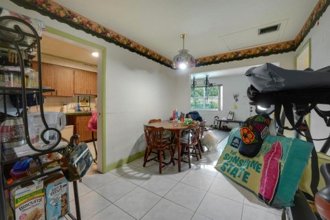 Villa ou maison à vendre à West Palm Beach, Floride: 3 chambres, 197.6 m2 № 2401393 - photo 9