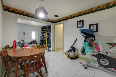 Villa ou maison à vendre à West Palm Beach, Floride: 3 chambres, 197.6 m2 № 2401393 - photo 6