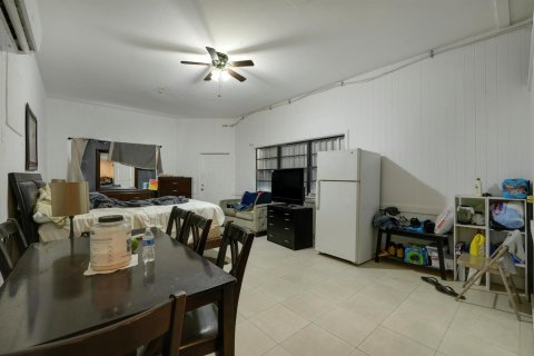 Villa ou maison à vendre à West Palm Beach, Floride: 3 chambres, 197.6 m2 № 2401393 - photo 19