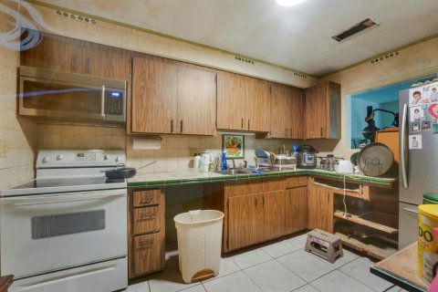 Villa ou maison à vendre à West Palm Beach, Floride: 3 chambres, 197.6 m2 № 2401393 - photo 21