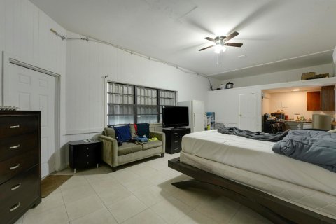 Villa ou maison à vendre à West Palm Beach, Floride: 3 chambres, 197.6 m2 № 2401393 - photo 17