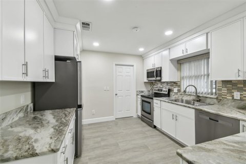 Villa ou maison à louer à Tampa, Floride: 3 chambres, 183.2 m2 № 2403494 - photo 21