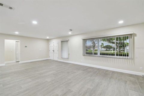 Villa ou maison à louer à Tampa, Floride: 3 chambres, 183.2 m2 № 2403494 - photo 14